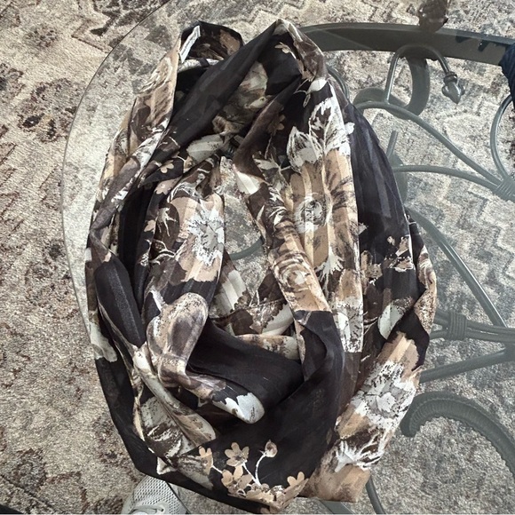 Elegant Infinity Scarf Collection: Navy, Gray, Black, and Cream/Mauve - Picture 6 of 9